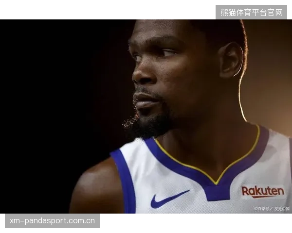 NBA杜兰特高难度投篮训练火热，再现传奇巨星的巅峰技艺