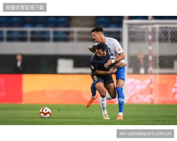 拉比奥中场断球后直塞，尤文图斯前场形成绝佳机会